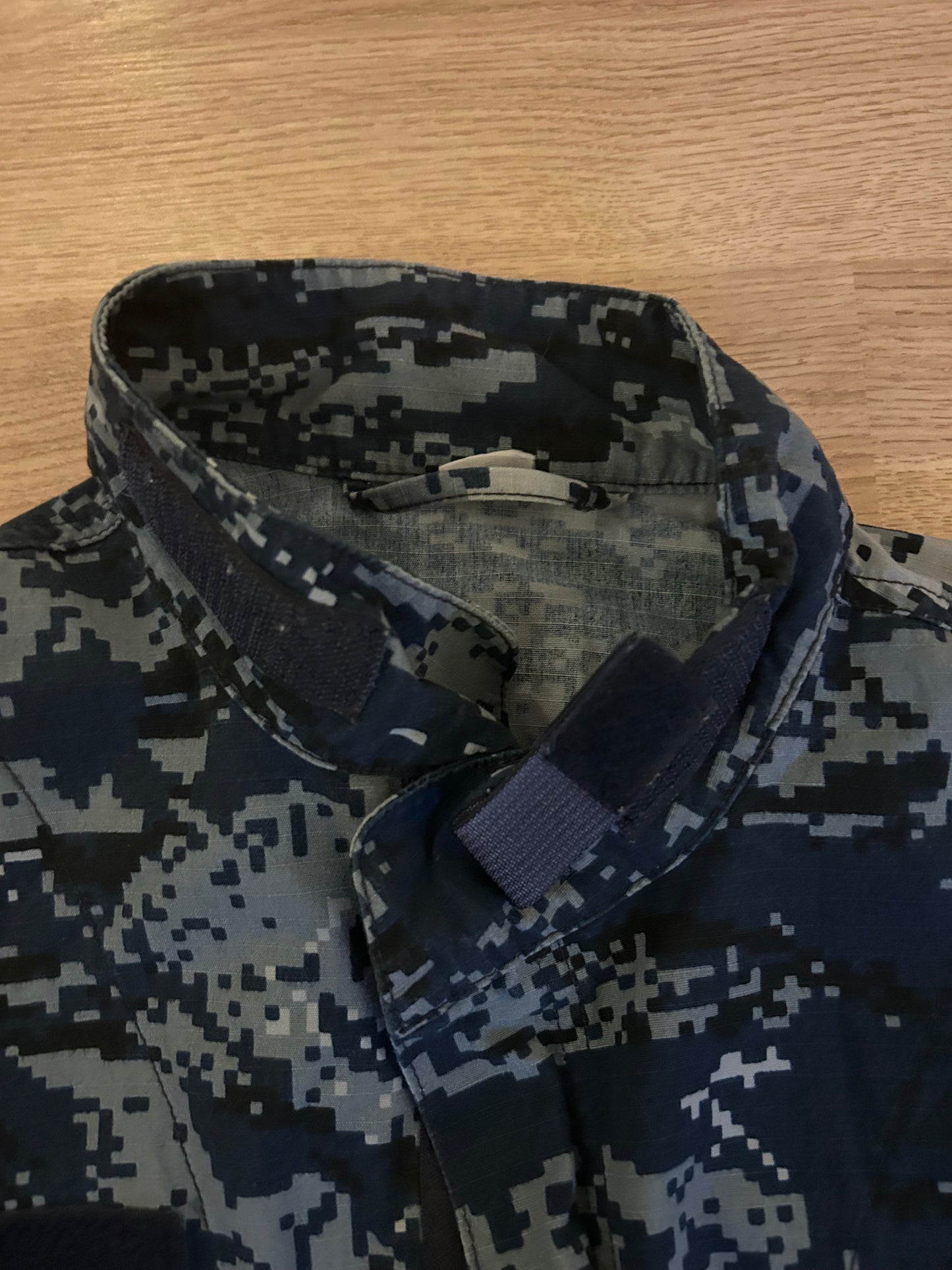 CROPAT navy shirt