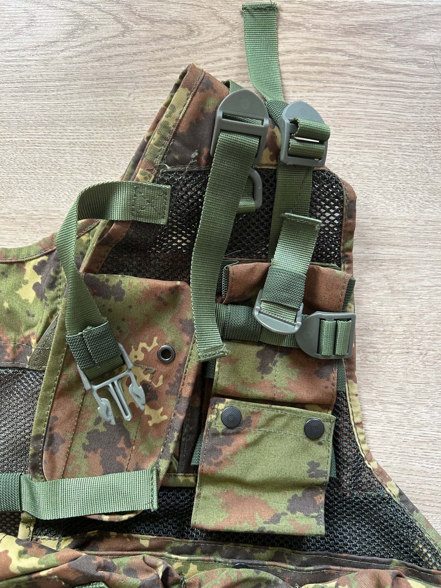 Italian Vegatato Vest with Pouches