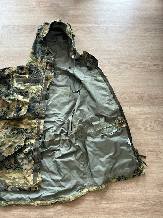 Austrian Tarnanzug Neu Waterproof Jacket