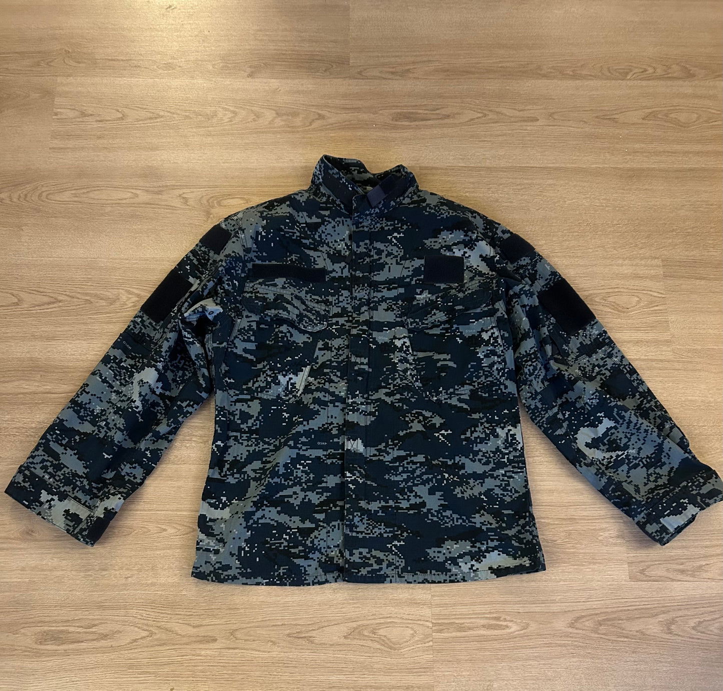 CROPAT navy shirt