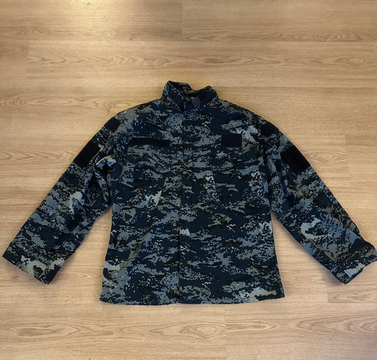 CROPAT navy shirt